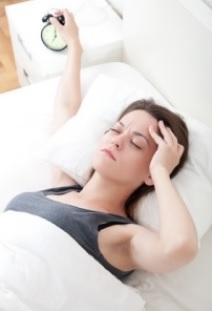 L’insomnie est le plus souvent traitée au moyen d’hypnotiques. L’insomnie est le plus souvent traitée au moyen d’hypnotiques.