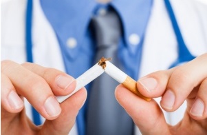 Cesser de fumer est associé à un risque réduit de maladie cardiovasculaire;  cette réduction atteint près de 40% chez les fumeurs qui fument 20 paquets par an et qui se sont arrêté depuis 5 ans. 