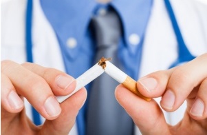 Cesser de fumer est associé à un risque réduit de maladie cardiovasculaire; cette réduction atteint près de 40% chez les fumeurs qui fument 20 paquets par an et qui se sont arrêté depuis 5 ans. Cesser de fumer est associé à un risque réduit de maladie cardiovasculaire; cette réduction atteint près de 40% chez les fumeurs qui fument 20 paquets par an et qui se sont arrêté depuis 5 ans.