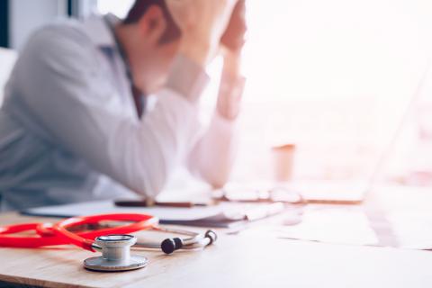 Le COVID-19 a mis les médecins généralistes en grande difficulté dans le monde entier et ceux-ci sortent très affaiblis aussi de la pandémie (Visuel Adobe Stock 175888298) Le COVID-19 a mis les médecins généralistes en grande difficulté dans le monde entier et ceux-ci sortent très affaiblis aussi de la pandémie (Visuel Adobe Stock 175888298)