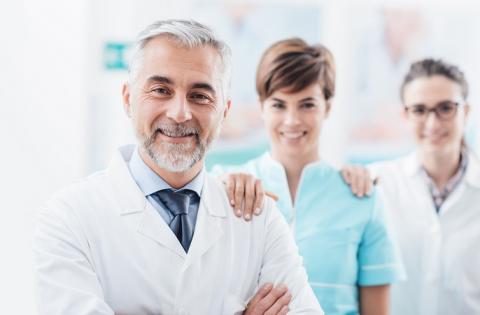 Dossier de santé électronique et Maison de Santé « joueront un rôle clé dans la réduction des coûts et dans l'amélioration de la qualité et de la sécurité des soins » Dossier de santé électronique et Maison de Santé « joueront un rôle clé dans la réduction des coûts et dans l'amélioration de la qualité et de la sécurité des soins »
