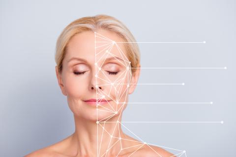 Au cours du vieillissement de la peau humaine, des facteurs intrinsèques et extrinsèques provoquent l'altération de la structure, de la fonction et de la physiologie cutanée de la peau (Visuel Adobe Stock 251394217) Au cours du vieillissement de la peau humaine, des facteurs intrinsèques et extrinsèques provoquent l'altération de la structure, de la fonction et de la physiologie cutanée de la peau (Visuel Adobe Stock 251394217)