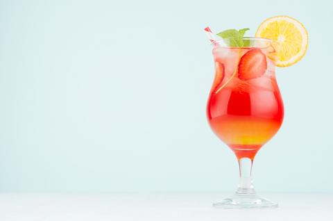 Les personnes présentant le risque de récidive de MCV le plus faible consomment entre 6 et 8 grammes d'alcool par jour (Visuel Adobe Stock 266153010) Les personnes présentant le risque de récidive de MCV le plus faible consomment entre 6 et 8 grammes d'alcool par jour (Visuel Adobe Stock 266153010)