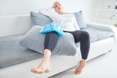 Appliquer du froid sur une blessure musculaire pourrait dans de nombreux cas, retarder la récupération (Visuel Adobe Stock 301129289) Appliquer du froid sur une blessure musculaire pourrait dans de nombreux cas, retarder la récupération (Visuel Adobe Stock 301129289)