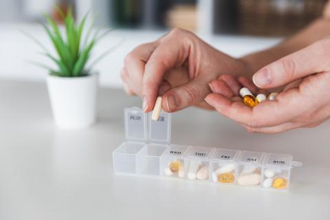 Il existe un lien entre la polymédication, la fragilité et le déclin cognitif (Adobe Stock 495928472) Il existe un lien entre la polymédication, la fragilité et le déclin cognitif (Adobe Stock 495928472)