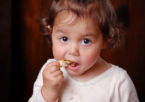 Si la tendance actuelle se poursuit, le nombre de nourrissons et de jeunes enfants en surpoids atteindra 70 millions à l’horizon 2025. Si la tendance actuelle se poursuit, le nombre de nourrissons et de jeunes enfants en surpoids atteindra 70 millions à l’horizon 2025.