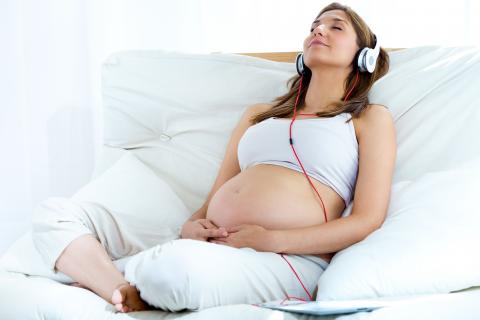 L’environnement sonore participe in utero au développement cérébral de l’enfant (Visuel Adobe Stock 71119527) L’environnement sonore participe in utero au développement cérébral de l’enfant (Visuel Adobe Stock 71119527).