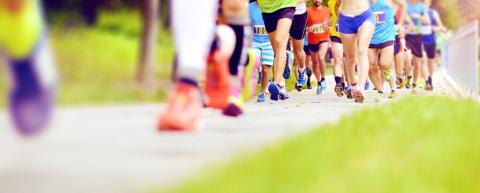 Un premier marathon rajeunit le système cardiovasculaire, inverse le vieillissement des vaisseaux sanguins et bénéficie surtout aux coureurs les plus âgés et les plus lents. Un premier marathon rajeunit le système cardiovasculaire, inverse le vieillissement des vaisseaux sanguins et bénéficie surtout aux coureurs les plus âgés et les plus lents.