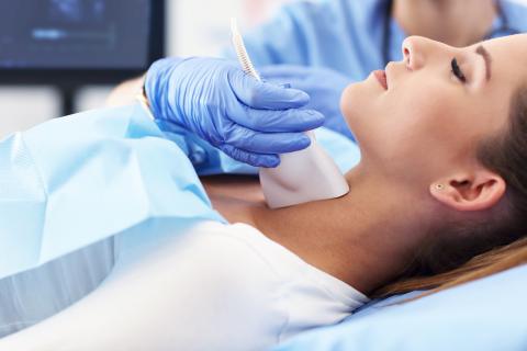 Il existe une corrélation entre certaines expositions in utero et périnatales à des conditions thyroïdiennes maternelles et un risque accru de cancer de la thyroïde chez l’enfant, plus tard dans la vie (Visuel Fotolia) Il existe une corrélation entre certaines expositions in utero et périnatales à des conditions thyroïdiennes maternelles et un risque accru de cancer de la thyroïde chez l’enfant, plus tard dans la vie (Visuel Fotolia)