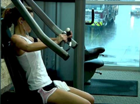 Les exercices de musculation améliorent considérablement la durée et l'efficacité du sommeil (Visuel AHA) Les exercices de musculation améliorent considérablement la durée et l'efficacité du sommeil (Visuel AHA)