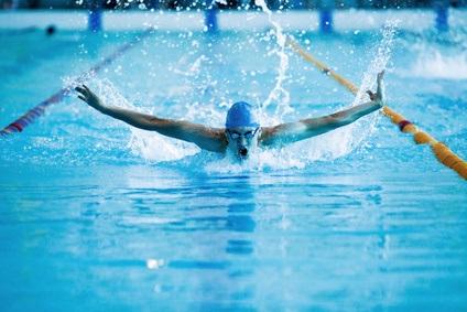Cette tendinopathie de la coiffe des rotateurs est non seulement liée à l’intensité de l’entraînement mais aussi à un principe contestable « no pain, no gain ». Cette tendinopathie de la coiffe des rotateurs est non seulement liée à l’intensité de l’entraînement mais aussi à un principe contestable « no pain, no gain ».