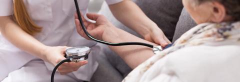 Des doses cumulées de stéroïdes oraux trop élevées apparaissent liées à une augmentation de la pression artérielle Des doses cumulées de stéroïdes oraux trop élevées apparaissent liées à une augmentation de la pression artérielle
