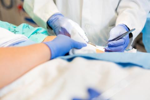 Ce nouveau film polymère promet un contrôle localisé de la douleur pendant les 4 premiers jours « critiques » qui suivent la chirurgie (Visuel Fotolia) Ce nouveau film polymère promet un contrôle localisé de la douleur pendant les 4 premiers jours « critiques » qui suivent la chirurgie (Visuel Fotolia)