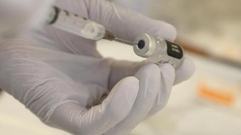 Les vaccins COVID-19 actuels pourraient ne pas produire une réponse anticorps suffisante chez les receveurs de greffes d’organes (Visuel Lisa Ferdinando, U.S. Department of Defense) Les vaccins COVID-19 actuels pourraient ne pas produire une réponse anticorps suffisante chez les receveurs de greffes d’organes (Visuel Lisa Ferdinando, U.S. Department of Defense)
