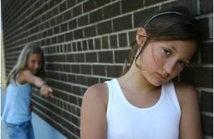 30% des ados déclarent avoir été intimidés au moins 2 fois par mois 30% des ados déclarent avoir été intimidés au moins 2 fois par mois