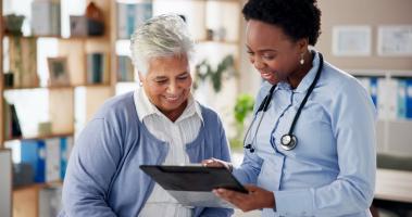La prévalence des personnes plus âgées, de 65 ans et plus, sans handicap a considérablement augmenté entre 2008 et 2017 (Visuel Adobe Stock 1077950930)