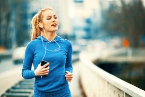 En temps de crise de santé publique : « les gens devraient être aussi encouragés à rester physiquement actifs pour maintenir leur santé physique et mentale » (Visuel Fotolia 141473632)