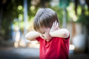 L’étude confirme que l'effet Colavita ne s’applique pas encore à la Petite Enfance (Visuel Adobe Stock 241526204). 
