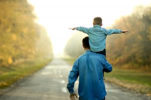 La santé mentale du père peut avoir un impact sur les enfants pendant des années (Visuel Adobe Stock 285520372)