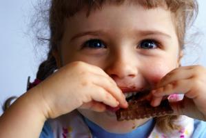 Un appétit intense pendant l'enfance est lié à des symptômes ultérieurs de troubles du comportement alimentaire (TCA) (Visuel Adobe Stock 3126624)