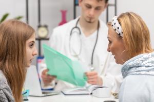 Informer les enfants de leur risque génétique de cancer n’a généralement pas ou peu d’influence sur leurs comportements de santé plus tard dans la vie (Visuel Adobe Stock 427730788).