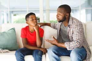 3 grands axes qui pourraient contribuer à réduire les taux d’abus sexuels sur les enfants, résultent de ces précieux travaux de psychologues et de sociologues de l’Université de Rochester (Visuel Adobe Stock 4552777986)