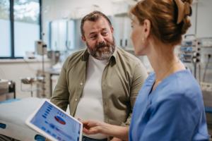 Dans la vraie vie, peu de patients réussissent à traiter leur diabète de type 2 par la perte de poids (Visuel Adobe Stock 673782055)