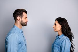 Rien ne vaut une communication directe et apaisée pour la relation de couple (Visuel AdobeStock_256190637)