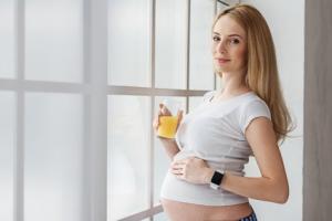 une consommation maternelle élevée durant la grossesse de boissons sucrées et de fructose est respectivement associée à une augmentation de 63% et 61% du risque d’asthme chez l’enfant 