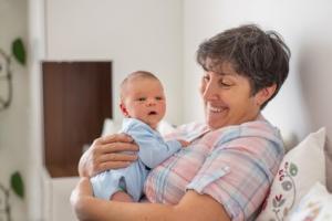 Dans l'ensemble, les grands-parents induisent involontairement des effets néfastes sur la santé de leurs petits-enfants, surtout dans les domaines du poids et de l'alimentation