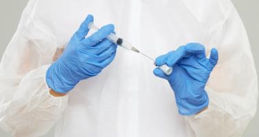 Il est peu probable que plus de la moitié des personnes ayant été désignées prioritaires pour la vaccination anti-COVID aux Etats-Unis choisissent ou acceptent de se faire vacciner (Visuel CIDARS-SINAI)