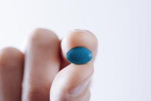 Voir bleu après la petite pilule bleue ?