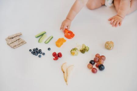La diversification alimentaire booste le développement de votre bébé. Après s'être nourri de lait pendant de longs mois, votre bout de chou peut découvrir de nouvelles saveurs.