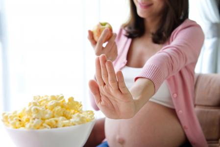 La consommation d'édulcorants de la mère pendant la grossesse peut affecter le microbiome du bébé à naître ainsi que son risque d'obésité plus tard dans la vie (Visuel ADOBE STOCK 251925916) La consommation d'édulcorants de la mère pendant la grossesse peut affecter le microbiome du bébé à naître ainsi que son risque d'obésité plus tard dans la vie (Visuel ADOBE STOCK 251925916)