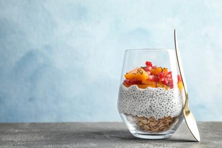 Les graines de chia ont reçu une grande attention ces dernières années en raison de leurs apports nutritionnels (Visuel Adobe Stock 255253165). 