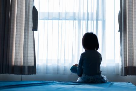 La maltraitance à l'enfance est responsable de jusqu'à 40 % des problèmes de santé mentale, plus tard dans la vie (Visuel Adobe Stock 261951085)