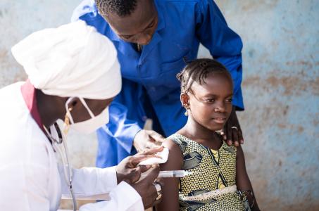 Les vaccins COVID-19 ont évité 20 millions de décès dans le monde au cours de la première année du programme de vaccination (Visuel Adobe Stock 448343817)