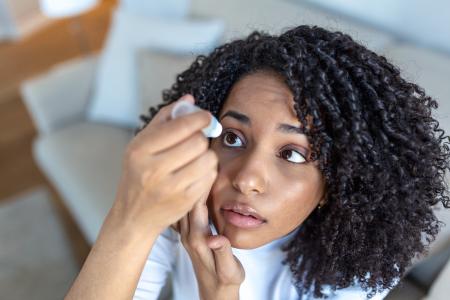 Les consultations d’ophtalmologie augmentent avec la densité des particules de la pollution de l'air (Visuel Adobe Stock 485352260)