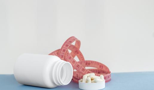 L'étude documente une approche globale permettant de minimiser la perte de masse musculaire maigre lors d'un régime de perte de poids -avec médicaments de perte de poids (Viisuel Adobe Stock 586554344)