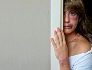 Plus d'un quart des femmes, soit des millions de femmes dans le monde, ont été ou seront victimes de violence conjugale au cours de leur vie (Fotolia 57080182). Plus d'un quart des femmes, soit des millions de femmes dans le monde, ont été ou seront victimes de violence conjugale au cours de leur vie (Fotolia 57080182).