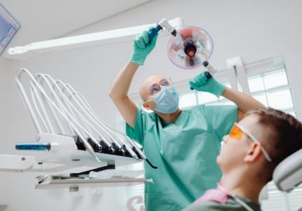 La santé buccodentaire ne se résume pas à de simples caries ou à un détartrage régulier (Visuel Pexel 6627446)