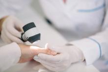 Un phénomène décrit par de nombreux patients utilisateurs comme une dépendance cutanée à la cortisone (Visuel Adobe Stock 202144892).