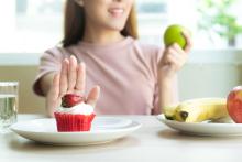 De nombreux seniors, notamment les femmes de la génération X (nées entre 1965 et 1980) présentent tous les signes d'une addiction élevée aux aliments ultra-transformés (Visuel Adobe Stock 236895021) De nombreux seniors, notamment les femmes de la génération X (nées entre 1965 et 1980) présentent tous les signes d'une addiction élevée aux aliments ultra-transformés (Visuel Adobe Stock 236895021)