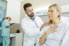 L'étude souligne, à l’évidence, l'urgence d'une sensibilisation et autres interventions auprès des professionnels de santé afin de contrer ce biais (Visuel Adobe Stock 297253836)