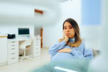 Chez les femmes souffrant d’obésité, éligibles à la chirurgie bariatrique, cette intervention peut offrir un avantage collatéral : améliorer la fertilité (Visuel Adobe Stock 735575178)