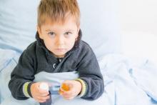 Le miel est utilisé en médecine traditionnelle pour le traitement de la toux comme dans certains sirops contre la toux mais son efficacité reste à démontrer