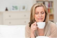 Une tasse de café est le produit final de toute une chaîne d'opérations complexe : agriculture, transformation, torréfaction et brassage, et, dans le cas précis du café, des temps de fermentation plus longs peuvent en améliorer le goût. Une tasse de café est le produit final de toute une chaîne d'opérations complexe : agriculture, transformation, torréfaction et brassage, et, dans le cas précis du café, des temps de fermentation plus longs peuvent en améliorer le goût.