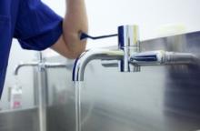 Un rappel de l'importance d'une hygiène des mains sans faille à chaque entrée et sortie de la chambre du patient